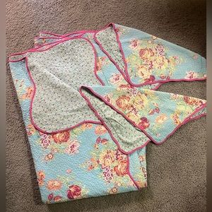 Home Classics Reversible Quilt/Matching Shams